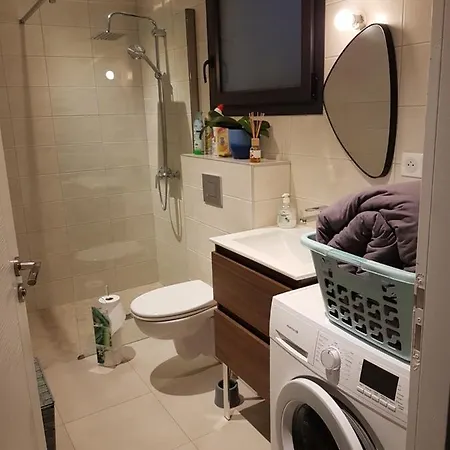 Studio Apartment *